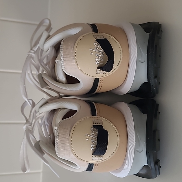 Nike Air Max Pre Day Sneaker - Picture 5 of 7